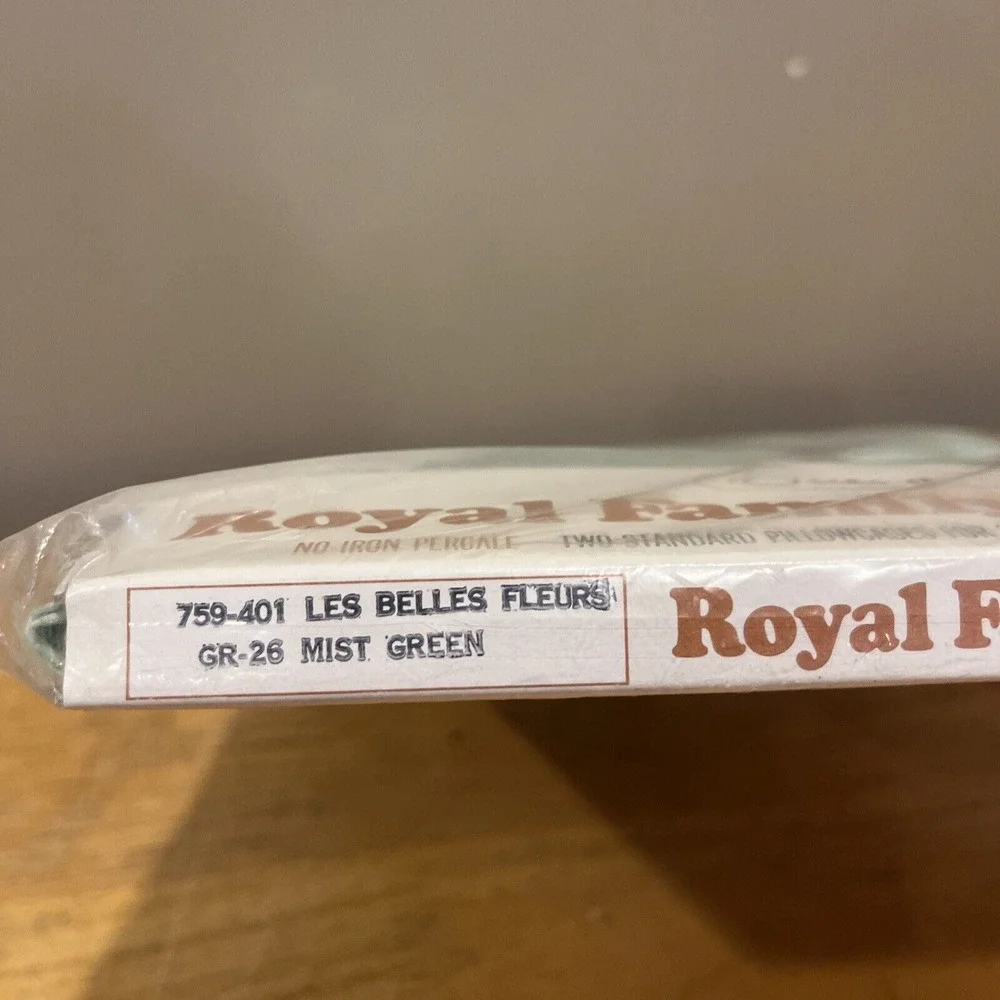 Vtg Royal Cannon‎ 2 Mist Green Pillowcases Oscar de la Renta Les Belles Fleurs